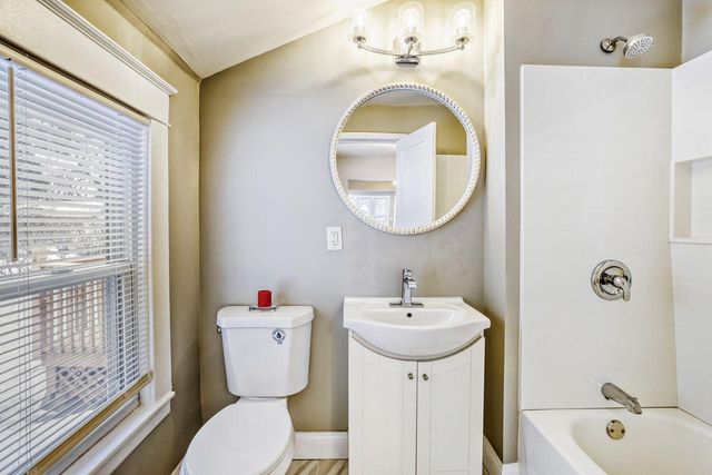 2624 35th Avenue S, Minneapolis, MN 55406