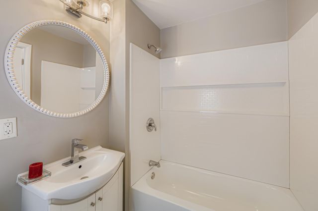 2624 35th Avenue S, Minneapolis, MN 55406