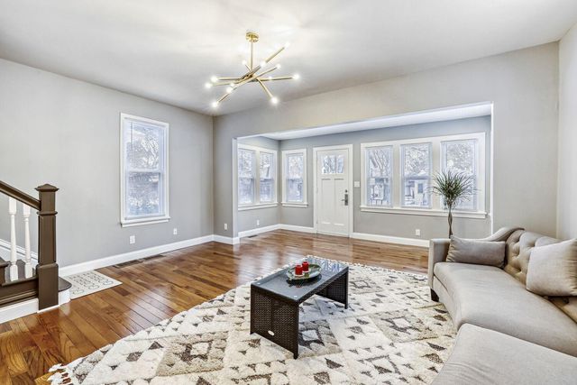 2624 35th Avenue S, Minneapolis, MN 55406