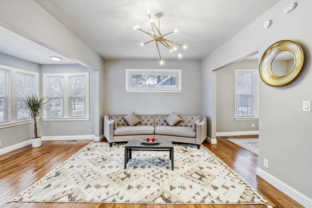 2624 35th Avenue S, Minneapolis, MN 55406