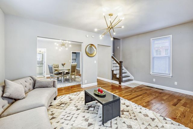 2624 35th Avenue S, Minneapolis, MN 55406