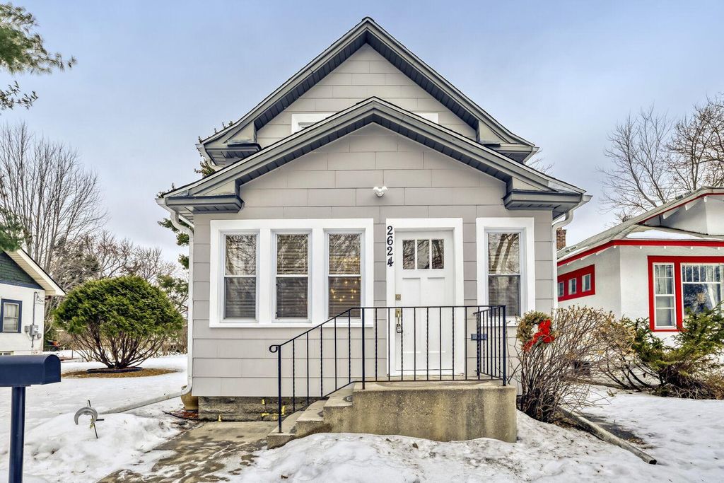2624 35th Avenue S, Minneapolis, MN 55406