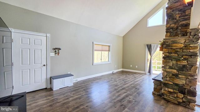 6262 THOMAN DR, Spring Grove, PA 17362