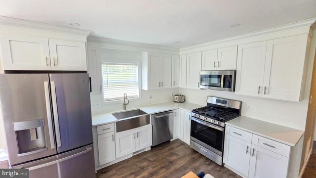 6262 THOMAN DR, Spring Grove, PA 17362
