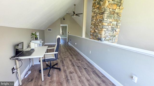 6262 THOMAN DR, Spring Grove, PA 17362