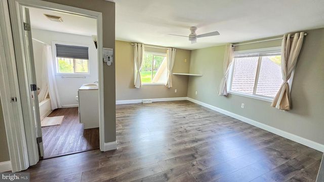 6262 THOMAN DR, Spring Grove, PA 17362
