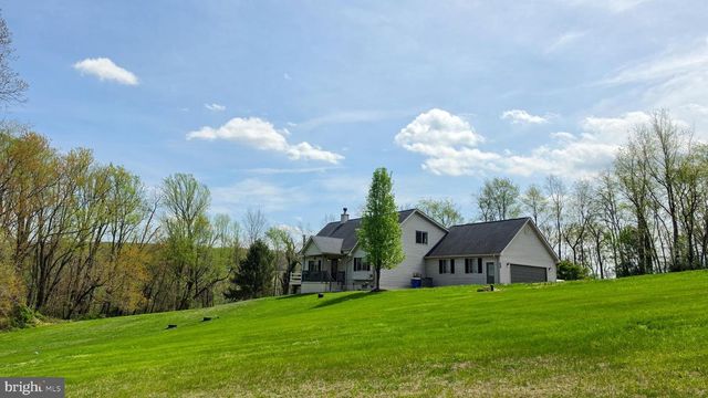 6262 THOMAN DR, Spring Grove, PA 17362