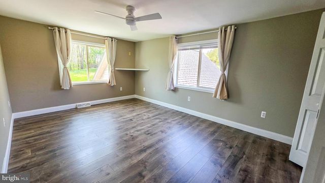 6262 THOMAN DR, Spring Grove, PA 17362