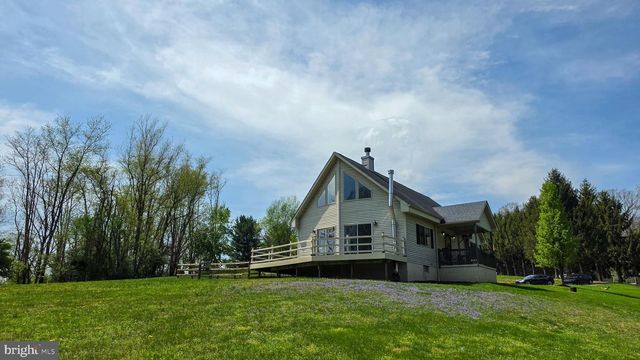 6262 THOMAN DR, Spring Grove, PA 17362