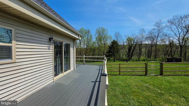 6262 THOMAN DR, Spring Grove, PA 17362
