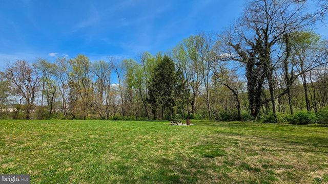 6262 THOMAN DR, Spring Grove, PA 17362