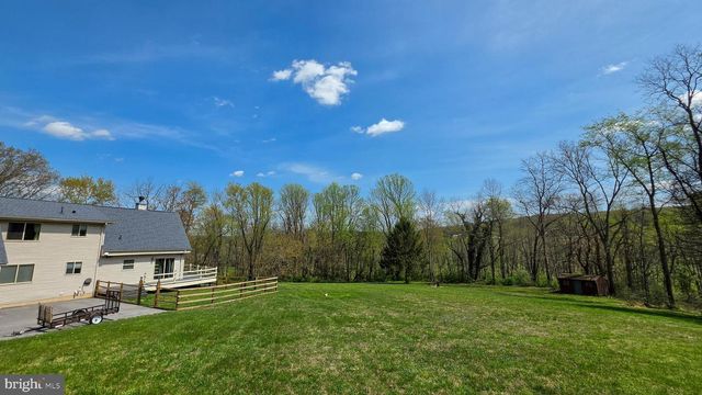 6262 THOMAN DR, Spring Grove, PA 17362
