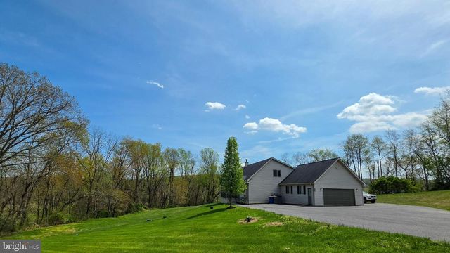 6262 THOMAN DR, Spring Grove, PA 17362