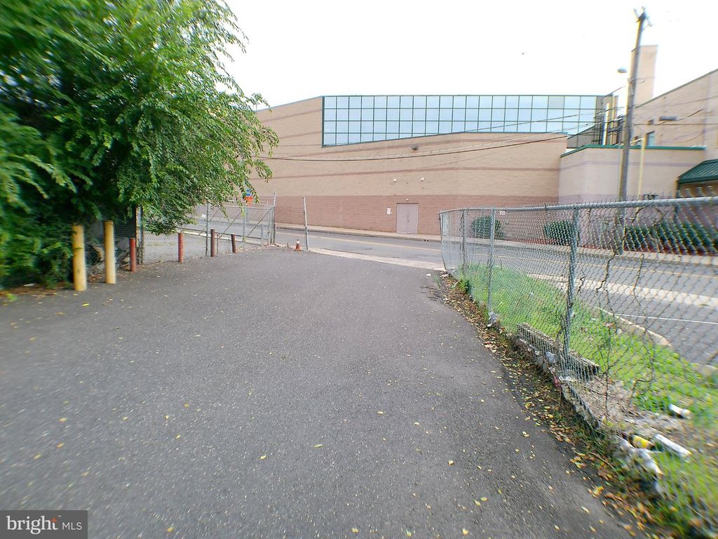 1845 HADDON AVE, CAMDEN, NJ 08103 — photo 4