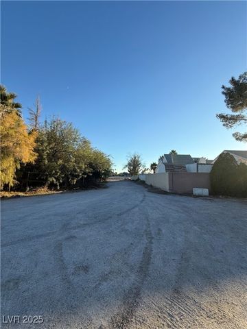 East Oquendo, Las Vegas, NV 89120