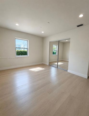 2426 Arthur St, Hollywood, FL 33020