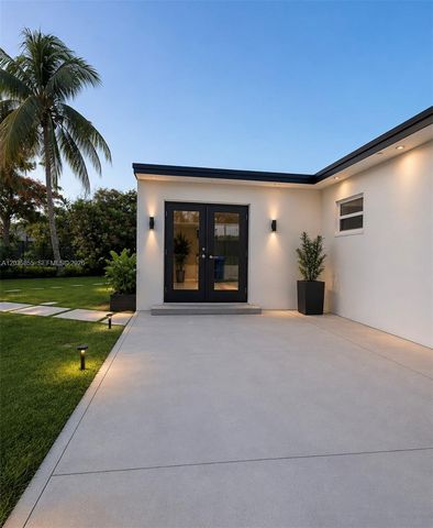 2426 Arthur St, Hollywood, FL 33020