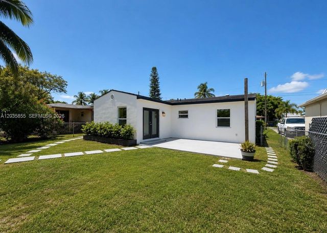 2426 Arthur St, Hollywood, FL 33020