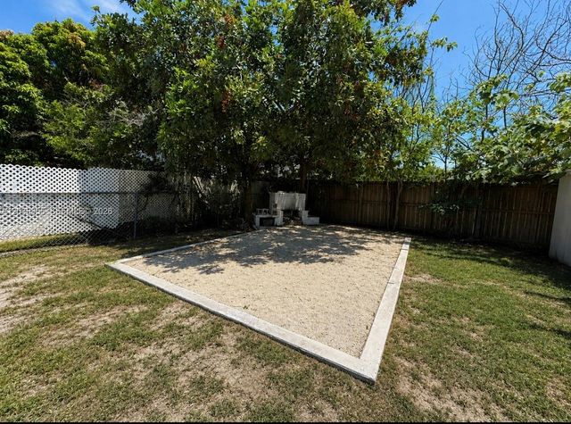 2426 Arthur St, Hollywood, FL 33020