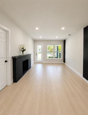 2426 Arthur St, Hollywood, FL 33020