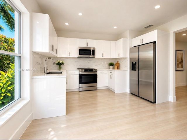 2426 Arthur St, Hollywood, FL 33020