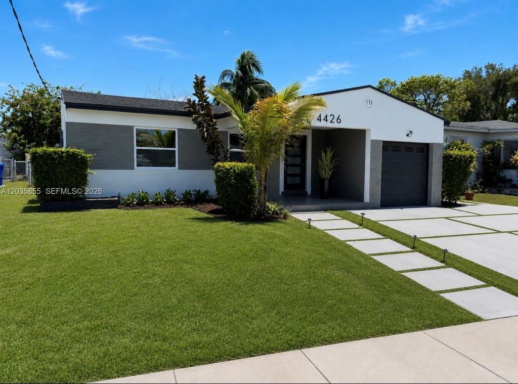2426 Arthur St, Hollywood, FL 33020
