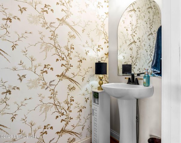 6600 Southwind Ct, Crestwood, KY 40014