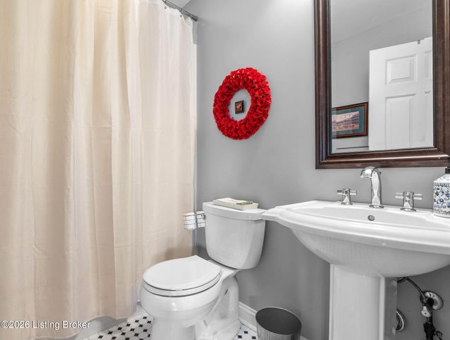 6600 Southwind Ct, Crestwood, KY 40014