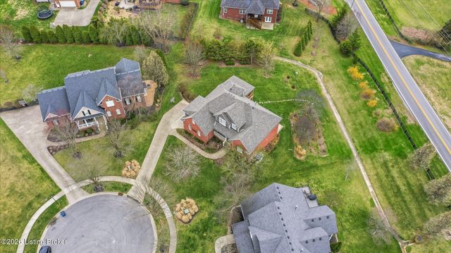 6600 Southwind Ct, Crestwood, KY 40014