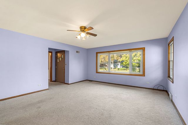 207 N Yale Avenue, Villa Park, IL 60181