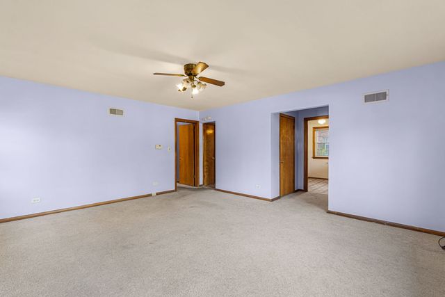 207 N Yale Avenue, Villa Park, IL 60181
