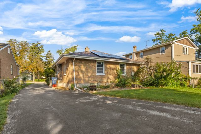 207 N Yale Avenue, Villa Park, IL 60181
