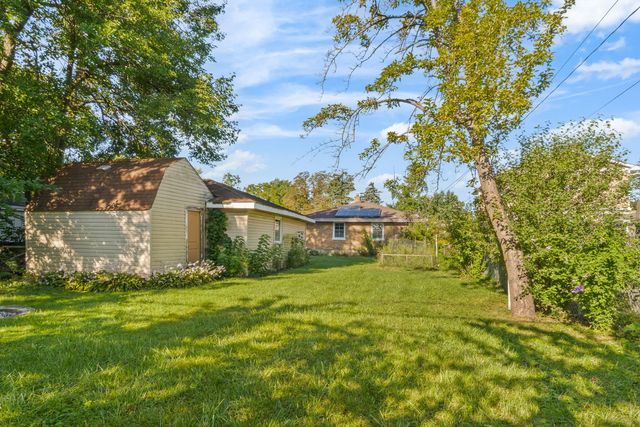 207 N Yale Avenue, Villa Park, IL 60181