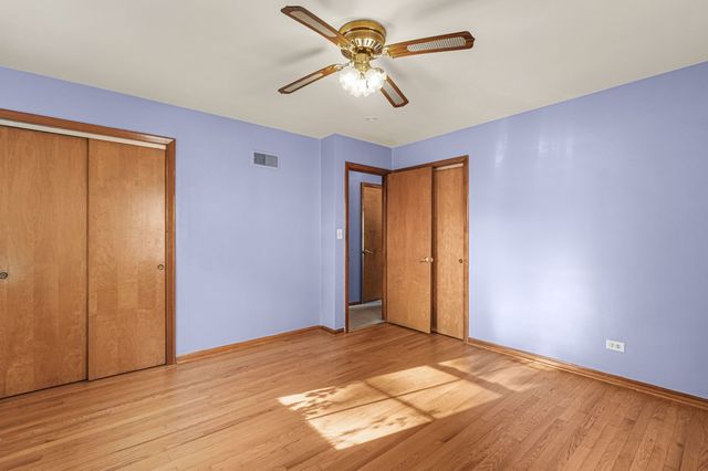 207 N Yale Avenue, Villa Park, IL 60181