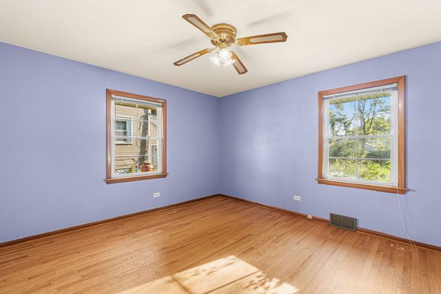 207 N Yale Avenue, Villa Park, IL 60181