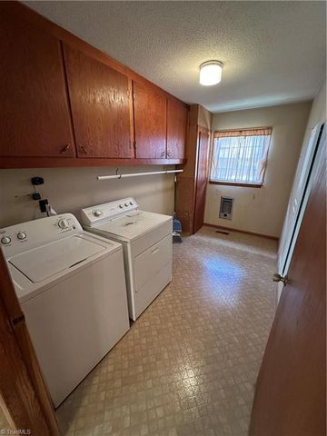 181 Antioch Avenue, Mount Airy, NC 27030