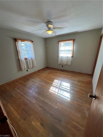 181 Antioch Avenue, Mount Airy, NC 27030