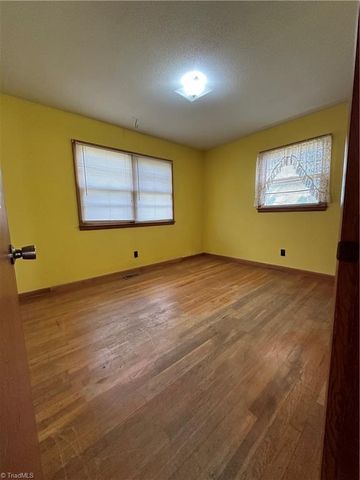 181 Antioch Avenue, Mount Airy, NC 27030