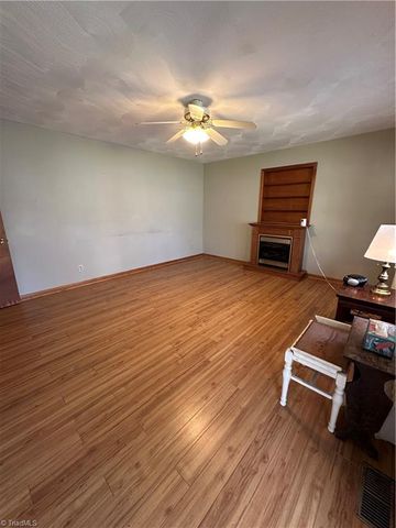 181 Antioch Avenue, Mount Airy, NC 27030
