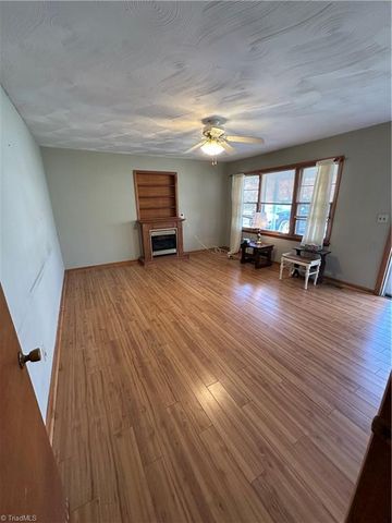 181 Antioch Avenue, Mount Airy, NC 27030