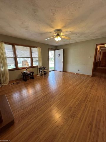 181 Antioch Avenue, Mount Airy, NC 27030