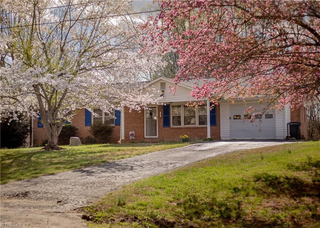 181 Antioch Avenue, Mount Airy, NC 27030