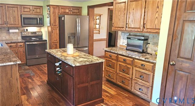 10511 Ashcake Rd, Ashland, VA 23005