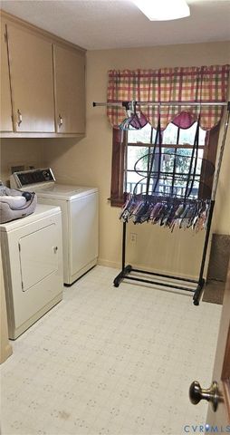 10511 Ashcake Rd, Ashland, VA 23005