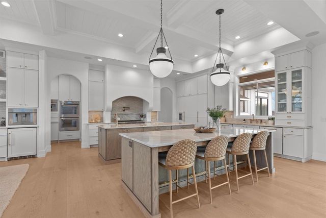 W5896 AUTUMN HILLS PARKWAY, Appleton, WI 54913