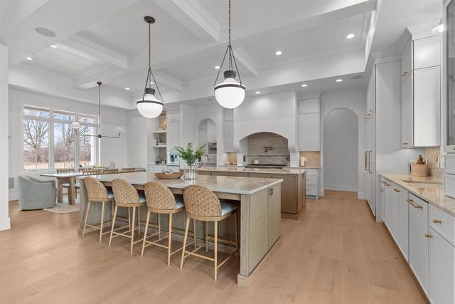 W5896 AUTUMN HILLS PARKWAY, Appleton, WI 54913