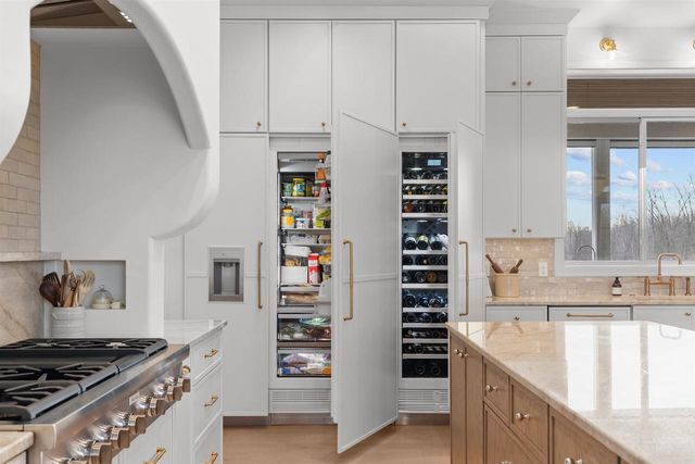 W5896 AUTUMN HILLS PARKWAY, Appleton, WI 54913