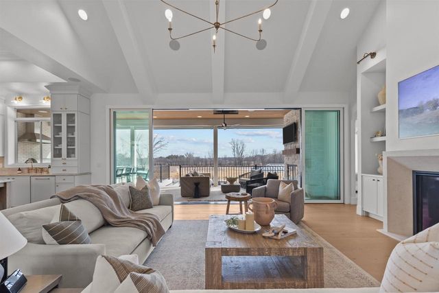 W5896 AUTUMN HILLS PARKWAY, Appleton, WI 54913