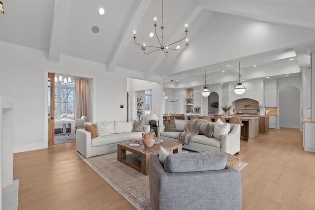 W5896 AUTUMN HILLS PARKWAY, Appleton, WI 54913