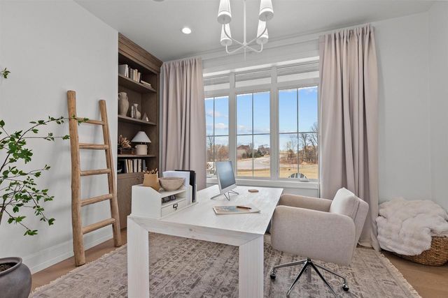 W5896 AUTUMN HILLS PARKWAY, Appleton, WI 54913